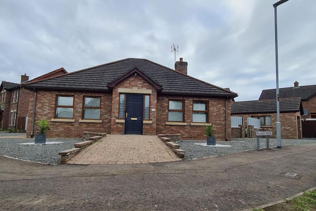 Millhouse Cottage A Luxury 3 Bed Bungalow أنتريم المظهر الخارجي الصورة